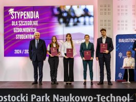 Studenci UMB ze stypendiami Prezydenta Białegostoku Studenci UMB ze stypendiami Prezydenta Białegostoku