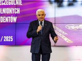 Studenci UMB ze stypendiami Prezydenta Białegostoku Studenci UMB ze stypendiami Prezydenta Białegostoku