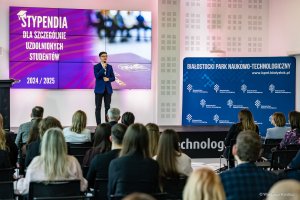 Studenci UMB ze stypendiami Prezydenta Białegostoku Studenci UMB ze stypendiami Prezydenta Białegostoku