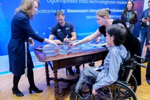 Kosmos inspiracji. Wizyta polskiego astronauty dr. Sławosza Uznańskiego-Wiśniewskiego w UMB