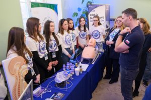 Kosmos inspiracji. Wizyta polskiego astronauty dr. Sławosza Uznańskiego-Wiśniewskiego w UMB