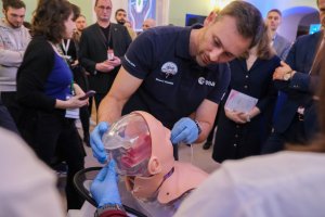 Kosmos inspiracji. Wizyta polskiego astronauty dr. Sławosza Uznańskiego-Wiśniewskiego w UMB