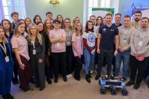 Kosmos inspiracji. Wizyta polskiego astronauty dr. Sławosza Uznańskiego-Wiśniewskiego w UMB