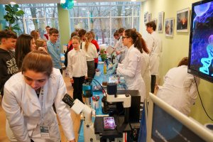 Kosmos inspiracji. Wizyta polskiego astronauty dr. Sławosza Uznańskiego-Wiśniewskiego w UMB