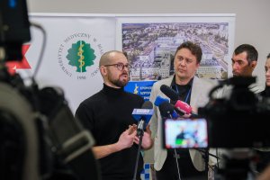 Światowy Dzień Walki z Depresją. Jaki wpływ na chorobę mają pogoda, odporność i relacje w domu?