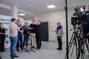 Nowy dom cyfrowych lekarzy. Centrum Bioinformatyki i Biostatystyki Klinicznej UMB Nowy dom cyfrowych lekarzy. Centrum Bioinformatyki i Biostatystyki Klinicznej UMB