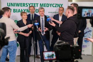 Nowy dom cyfrowych lekarzy. Centrum Bioinformatyki i Biostatystyki Klinicznej UMB Nowy dom cyfrowych lekarzy. Centrum Bioinformatyki i Biostatystyki Klinicznej UMB