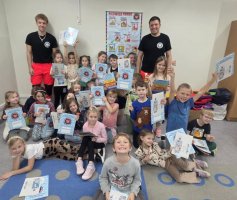 Studenci ratownictwa medycznego z UMB uczą pierwszej pomocy w szkołach