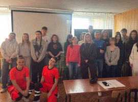 Studenci ratownictwa medycznego z UMB uczą pierwszej pomocy w szkołach