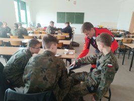 Studenci ratownictwa medycznego z UMB uczą pierwszej pomocy w szkołach