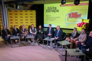 Żółta Kanapa po raz trzeci. W trosce o dobrostan młodych ludzi i przeciwko hejtowi 