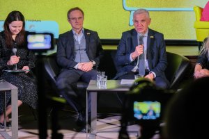 Żółta Kanapa po raz trzeci. W trosce o dobrostan młodych ludzi i przeciwko hejtowi 