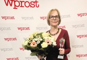 Prof. Alina Kułakowska z prestiżową nagrodą „Omnia pro infirmis”