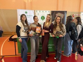 UMB z wizytą u maturzystów: Relacja z regionalnych targów edukacyjnych