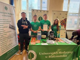 UMB z wizytą u maturzystów: Relacja z regionalnych targów edukacyjnych