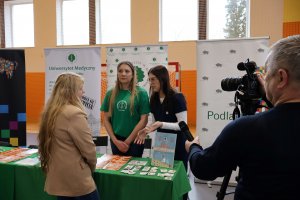 UMB z wizytą u maturzystów: Relacja z regionalnych targów edukacyjnych
