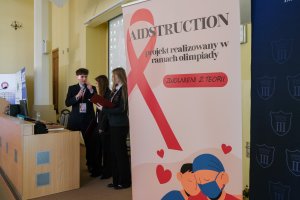 AIDStruction – „zwolnieni z teorii” w UMB