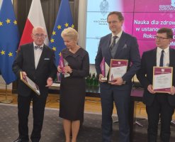 Rektor prof. Marcin Moniuszko i Prorektor prof. Janusz Dzięcioł laureatami Konkursu „Perspektywy Medycyny”