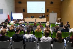 Przeciw dezinformacji – wspólne zajęcia NASK i UMB dla przyszłych lekarzy Przeciw dezinformacji – wspólne zajęcia NASK i UMB dla przyszłych lekarzy