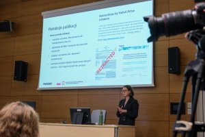 Przeciw dezinformacji – wspólne zajęcia NASK i UMB dla przyszłych lekarzy Przeciw dezinformacji – wspólne zajęcia NASK i UMB dla przyszłych lekarzy