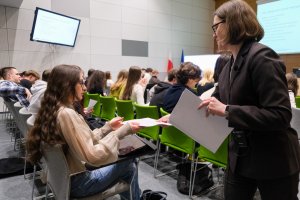 Przeciw dezinformacji – wspólne zajęcia NASK i UMB dla przyszłych lekarzy Przeciw dezinformacji – wspólne zajęcia NASK i UMB dla przyszłych lekarzy