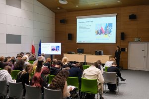 Przeciw dezinformacji – wspólne zajęcia NASK i UMB dla przyszłych lekarzy Przeciw dezinformacji – wspólne zajęcia NASK i UMB dla przyszłych lekarzy