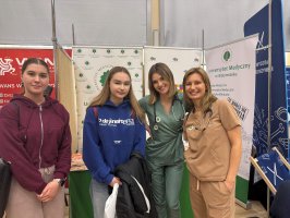 Uniwersytet Medyczny w Białymstoku na targach edukacyjnych w Augustowie