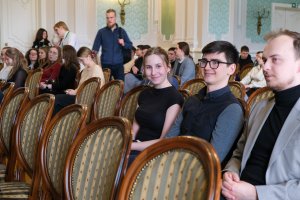 Studenci UMB na rzecz zdrowia psychicznego młodych ludzi. Inauguracja projektu „Oddychaj. Pierwsza pomoc psychologiczna”