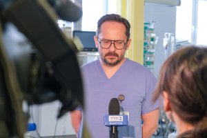 Maszyna zamiast serca: niezwykły przypadek kardiochirurgów z USK