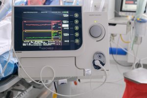 Maszyna zamiast serca: niezwykły przypadek kardiochirurgów z USK