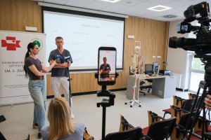 Wypadki na hulajnogach elektrycznych. Ortopedzi z UDSK alarmują 