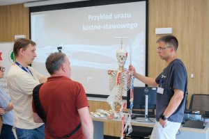 Wypadki na hulajnogach elektrycznych. Ortopedzi z UDSK alarmują 
