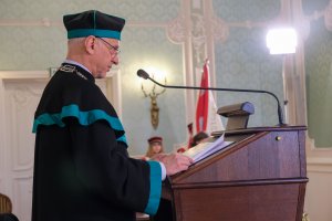 UMB ma 55 nowych magistrów farmacji