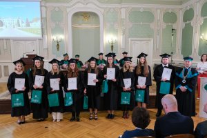 UMB ma 55 nowych magistrów farmacji