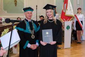 UMB ma 55 nowych magistrów farmacji