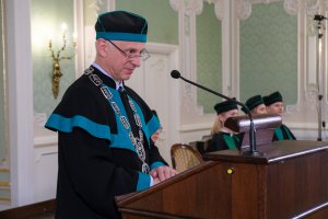 UMB ma 55 nowych magistrów farmacji