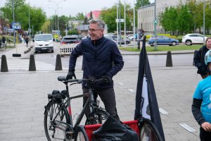 „Rozkręcamy świadomość o raku jajnika” – profilaktyczna akcja przeciwnowotworowa na dwóch i czterech kółkach