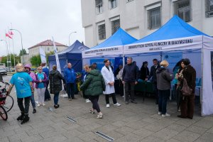 „Rozkręcamy świadomość o raku jajnika” – profilaktyczna akcja przeciwnowotworowa na dwóch i czterech kółkach