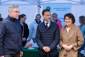 „Rozkręcamy świadomość o raku jajnika” – profilaktyczna akcja przeciwnowotworowa na dwóch i czterech kółkach