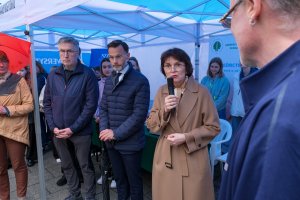 „Rozkręcamy świadomość o raku jajnika” – profilaktyczna akcja przeciwnowotworowa na dwóch i czterech kółkach