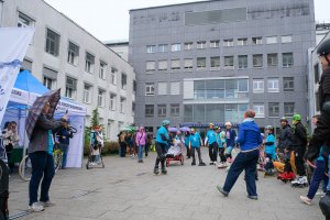 „Rozkręcamy świadomość o raku jajnika” – profilaktyczna akcja przeciwnowotworowa na dwóch i czterech kółkach
