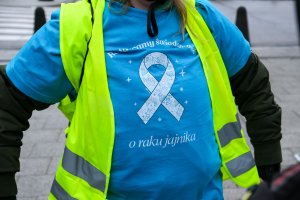 „Rozkręcamy świadomość o raku jajnika” – profilaktyczna akcja przeciwnowotworowa na dwóch i czterech kółkach
