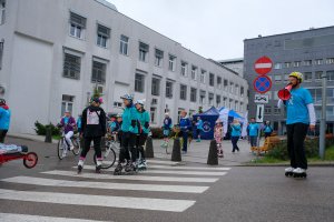 „Rozkręcamy świadomość o raku jajnika” – profilaktyczna akcja przeciwnowotworowa na dwóch i czterech kółkach