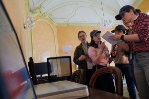 Escape room w Bibliotece UMB. Studenci uratowali Uczelnię przed wirusem Verna!