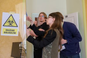 Escape room w Bibliotece UMB. Studenci uratowali Uczelnię przed wirusem Verna!