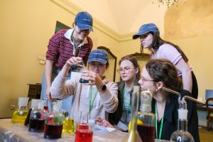Escape room w Bibliotece UMB. Studenci uratowali Uczelnię przed wirusem Verna!