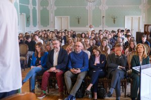 Argumenty jak pociski, kultura jak tarcza. Debata oksfordzka w UMB trzymała w napięciu do ostatniego głosu!