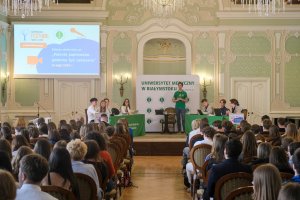 Argumenty jak pociski, kultura jak tarcza. Debata oksfordzka w UMB trzymała w napięciu do ostatniego głosu!