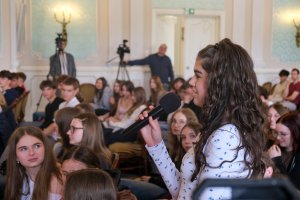 Argumenty jak pociski, kultura jak tarcza. Debata oksfordzka w UMB trzymała w napięciu do ostatniego głosu!