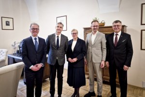 Nowy etap partnerstwa z Uniwersytetem Wileńskim. Podpisanie umowy o współpracy Nowy etap partnerstwa z Uniwersytetem Wileńskim. Podpisanie umowy o współpracy
